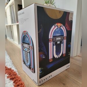 Victrola mini jukebox Bluetooth speaker + radio